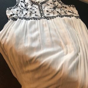 Beautiful tank dress with functional buttons